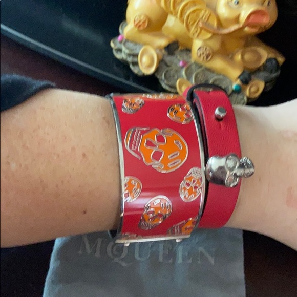 Alexander McQueen metal/enamel cuff - Picture 12 of 13